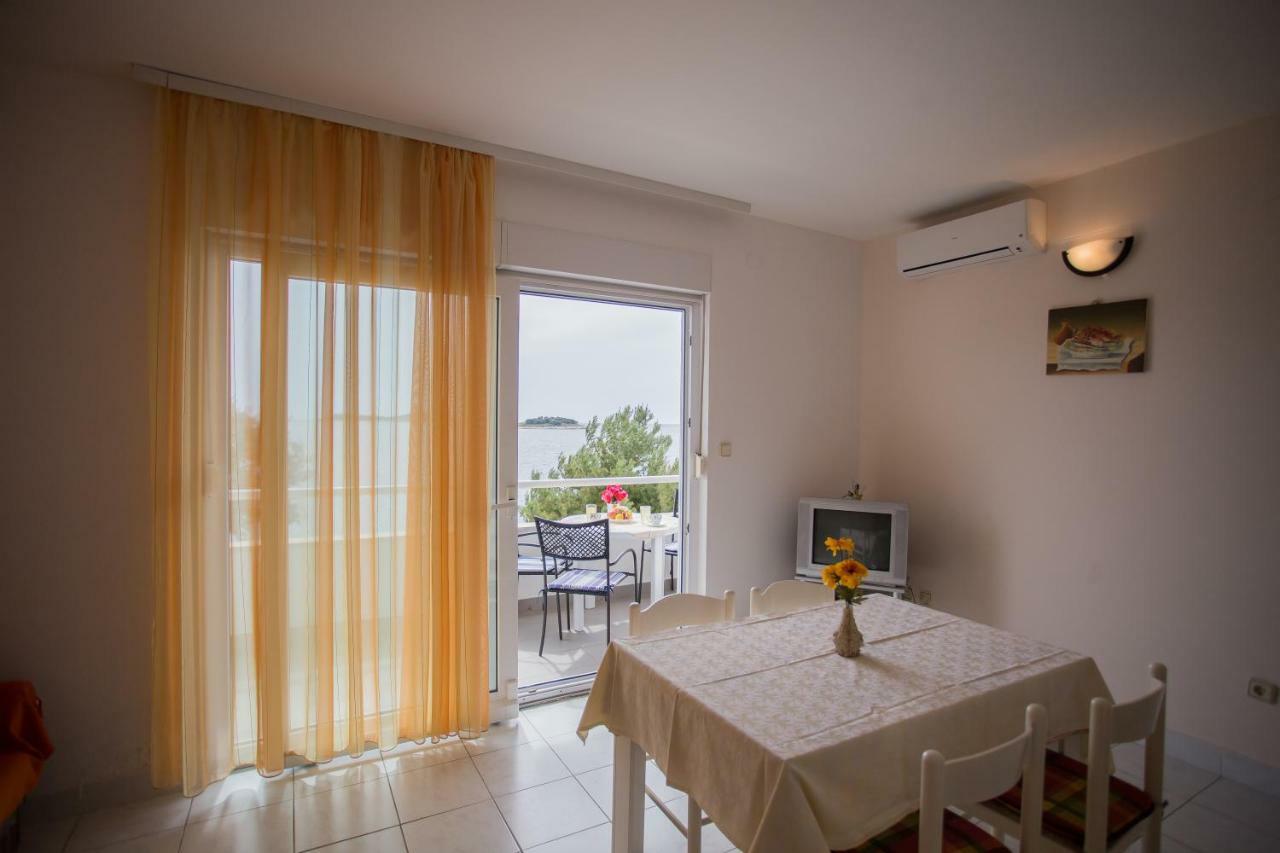 Apartments Gloria Primosten Luaran gambar
